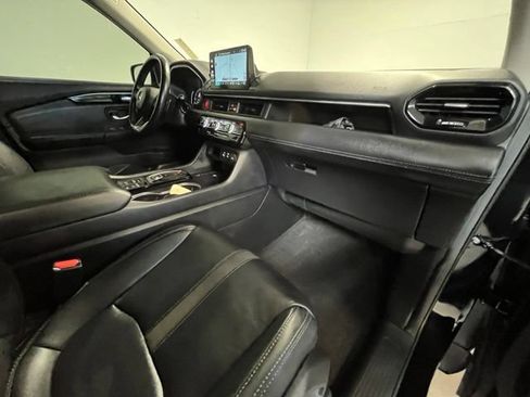 Used 2024 Honda Pilot Touring image 10