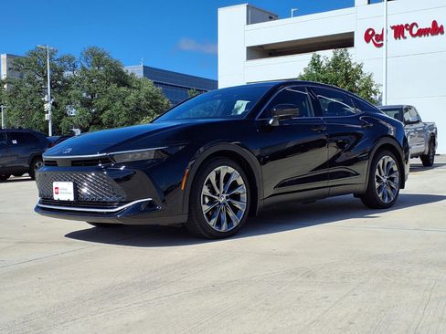 Certified 2026 Toyota Crown w/ Advanced Technology Package AWD/4WD image 1