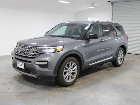 Used 2023 Ford Explorer Limited image 4