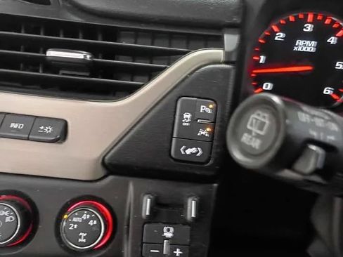 Used 2016 GMC Yukon XL Denali w/ Open Road Package AWD/4WD image 8