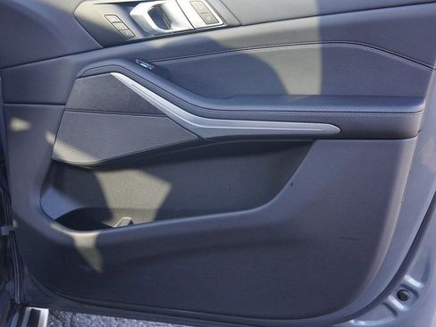 Used 2025 BMW X7 xDrive40i w/ Premium Package image 27