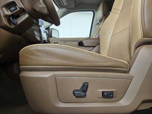 Used 2024 RAM 3500 Limited image 31