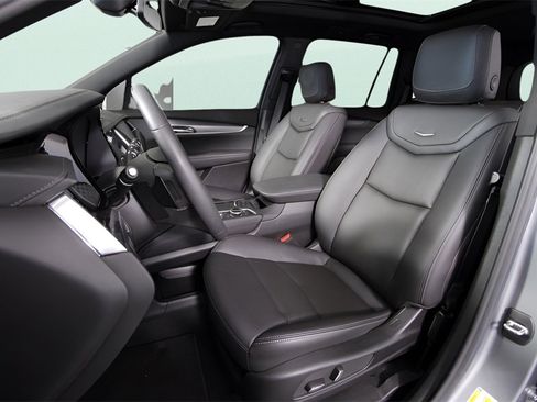 Used 2023 Cadillac XT6 Luxury w/ LPO, Floor Liner Package image 20