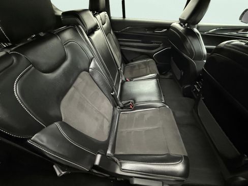 Used 2022 Jeep Grand Cherokee L Laredo image 16