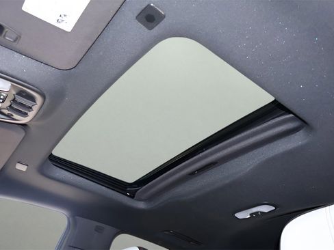 Used 2024 GMC Canyon AT4X image 29