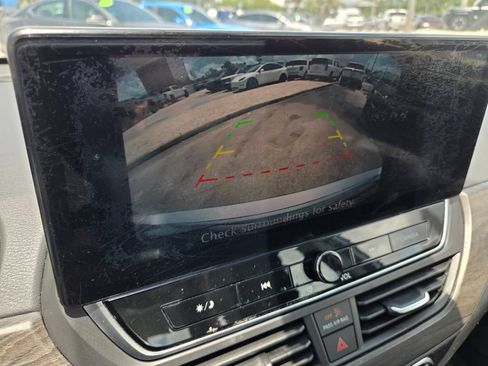 Used 2024 Nissan Altima 2.5 SV w/ SV Premium Package FWD image 32