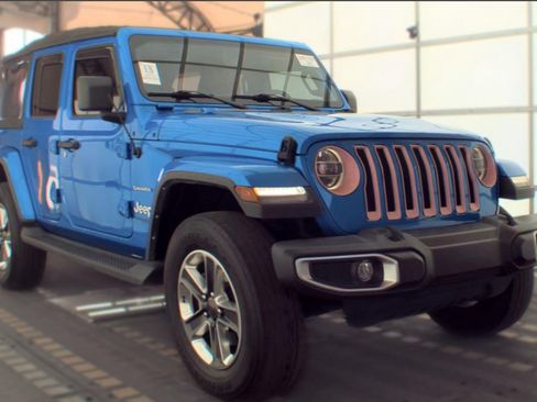 Used 2022 Jeep Wrangler Unlimited Sahara w/ LED Lighting Group AWD/4WD image 4
