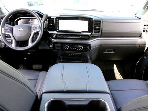 Used 2024 Chevrolet Silverado 2500 LTZ w/ LTZ Convenience Package AWD/4WD image 26