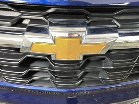 Used 2024 Chevrolet Trax LS w/ LS Convenience Package FWD image 8