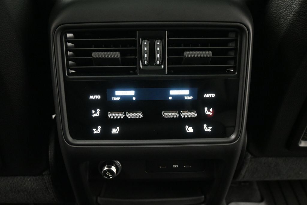 Certified 2024 Porsche Cayenne S AWD/4WD image 23