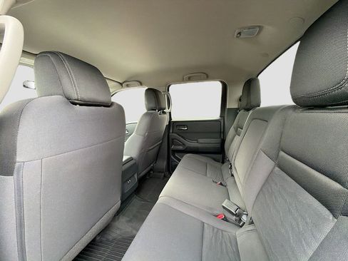 Used 2023 Nissan Frontier SV image 22