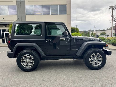 Used 2014 Jeep Wrangler Rubicon AWD/4WD image 11