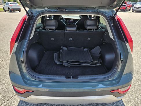Used 2023 Kia Niro EX FWD image 18
