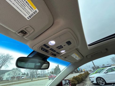 Used 2013 Cadillac XTS Premium image 27