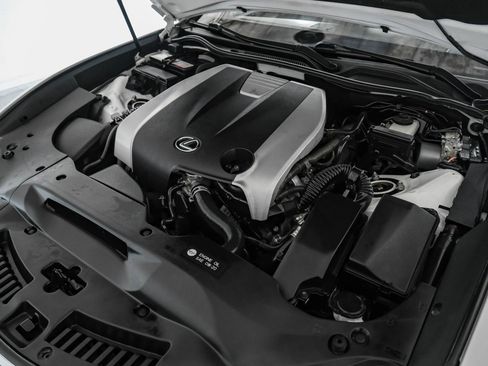 Used 2016 Lexus RC 350 w/ Luxury Package RWD image 39