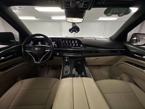 Used 2021 Cadillac Escalade Premium Luxury w/ Performance Package AWD/4WD image 21