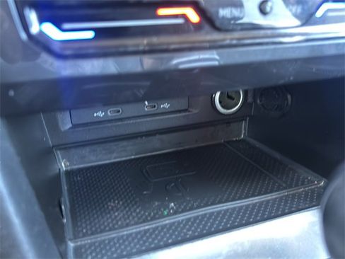 Used 2023 Volkswagen Tiguan SE image 29