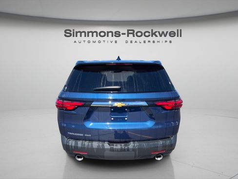 Used 2023 Chevrolet Traverse LS AWD/4WD image 4