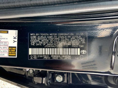 Used 2025 Toyota Prius LE FWD image 36
