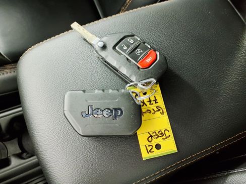 Used 2021 Jeep Wrangler Unlimited Sahara AWD/4WD image 24