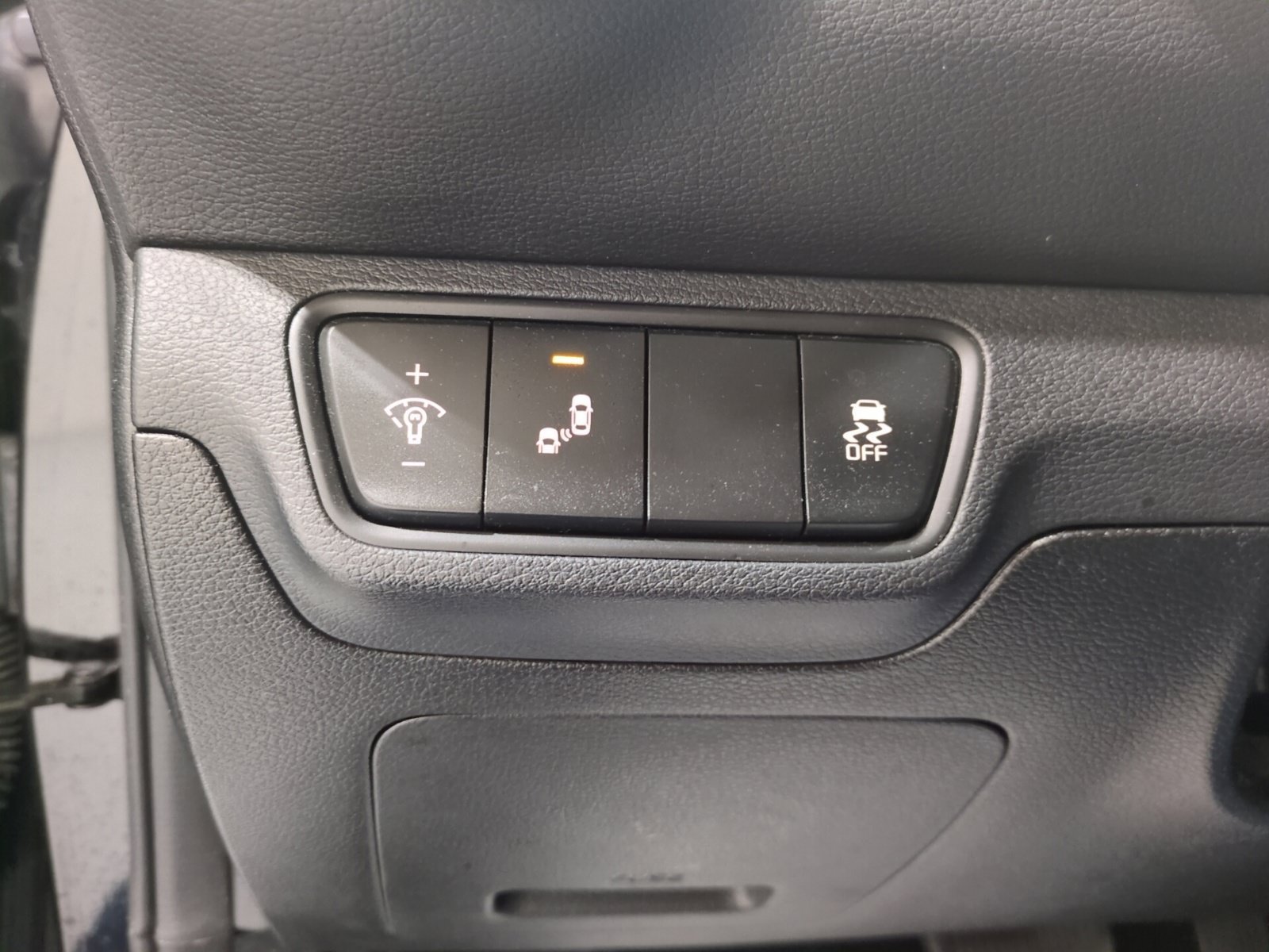 Used 2023 Kia Forte LXS w/ LXS Technology Package FWD image 17