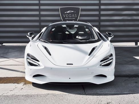 Used 2024 McLaren 750S image 27