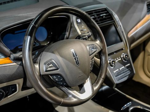 Used 2017 Lincoln MKC Select w/ Select Plus Package image 17