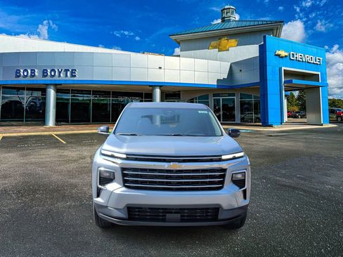 New 2026 Chevrolet Traverse LT w/ Driver Confidence Package FWD image 13