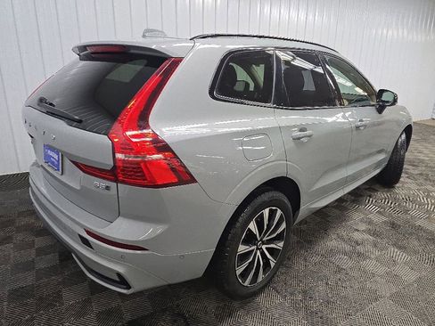 Used 2025 Volvo XC60 B5 Plus AWD/4WD image 10