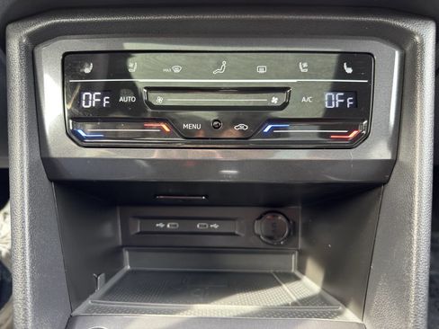Used 2024 Volkswagen Tiguan SEL R-Line image 34