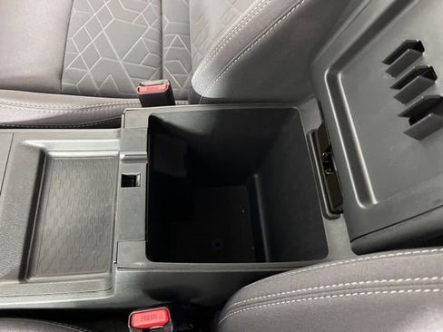 Used 2025 Nissan Frontier SV w/ SV Convenience Package RWD image 29