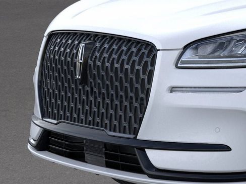 New 2026 Lincoln Corsair Premiere image 17