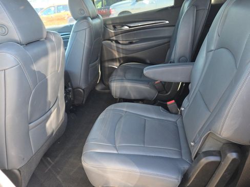 Used 2024 Buick Enclave Premium AWD/4WD image 4