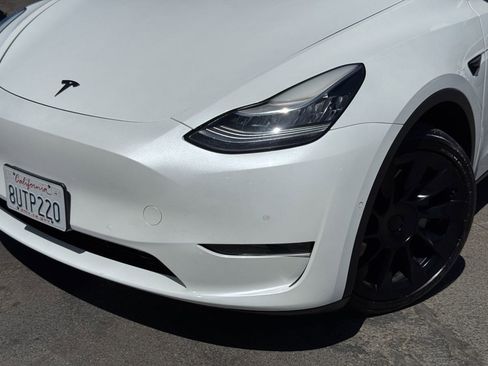 Used 2020 Tesla Model Y Long Range image 4