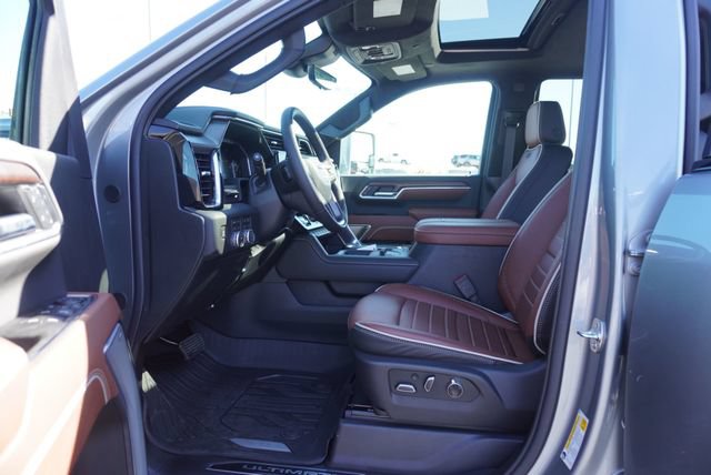Used 2026 GMC Sierra 3500 Denali Ultimate w/ LPO, Black Badging Package AWD/4WD image 23