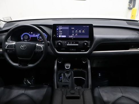 Used 2024 Toyota Grand Highlander Limited image 29