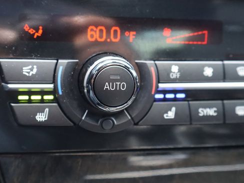 Used 2015 BMW 750i RWD image 30
