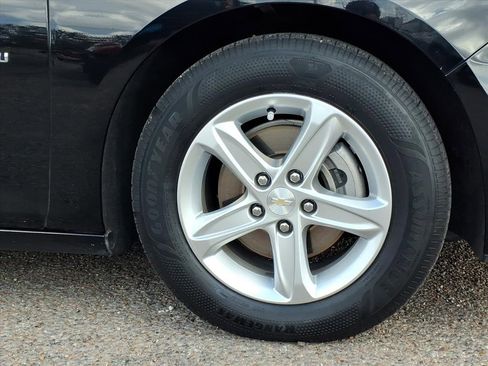 Used 2024 Chevrolet Malibu LT image 11