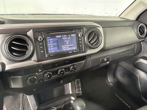 Used 2016 Toyota Tacoma SR5 w/ SR5 Appearance Package (SN) image 25