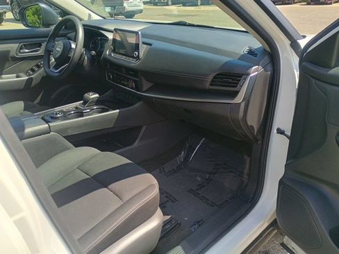 Used 2024 Nissan Rogue S AWD/4WD image 13