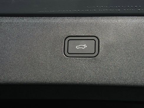 New 2026 Volvo EX30 Cross Country Ultra image 10