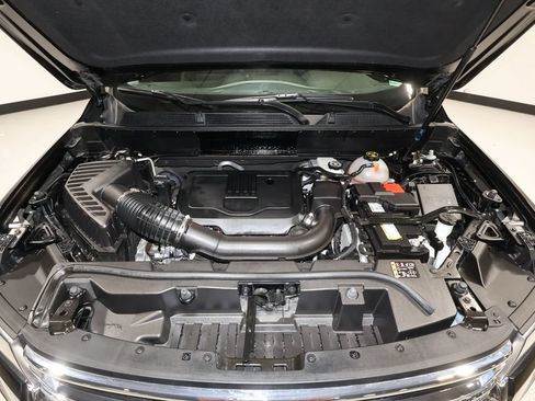 Used 2023 GMC Acadia SLT w/ Preferred Package FWD image 32