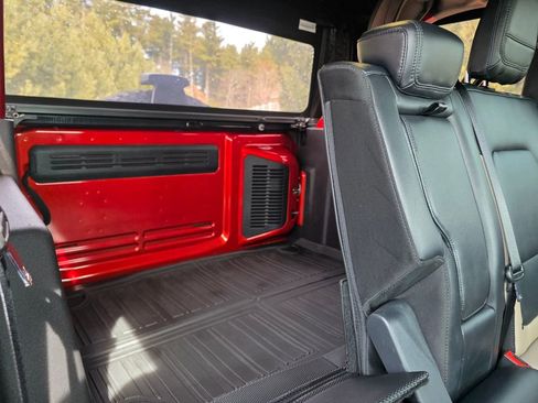 Used 2024 Ford Bronco Wildtrak image 31