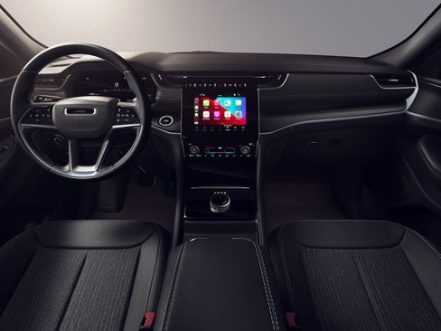 New 2026 Jeep Grand Cherokee Laredo RWD image 6