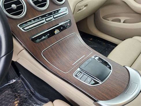 Certified 2020 Mercedes-Benz GLC 300 4MATIC image 27