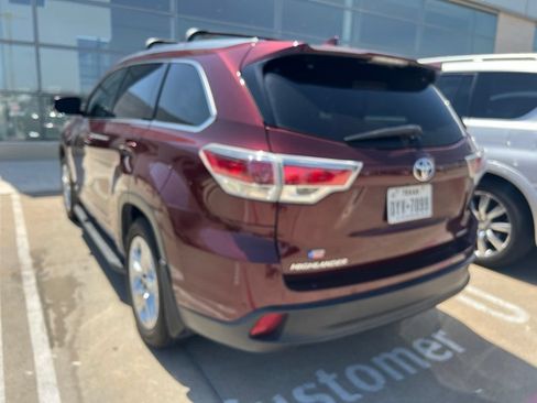 Used 2014 Toyota Highlander Limited FWD image 3