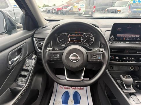 Used 2024 Nissan Rogue SV AWD/4WD image 19