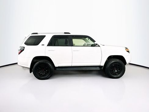 Used 2019 Toyota 4Runner SR5 AWD/4WD image 10