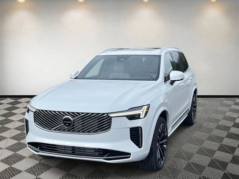 New 2026 Volvo XC90 T8 Plus image 7