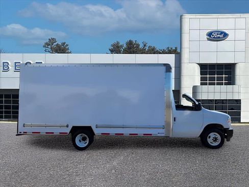 Used 2024 Ford E-350 and Econoline 350 Super Duty w/ Driver's Safety Package RWD image 10